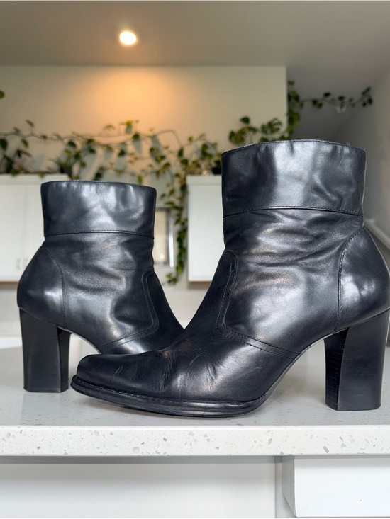 Monica Shoes - Vintage Black Leather Ankle Block Heel Boots